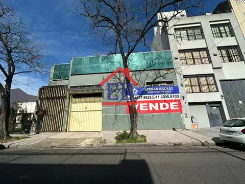 Depósito en Flores