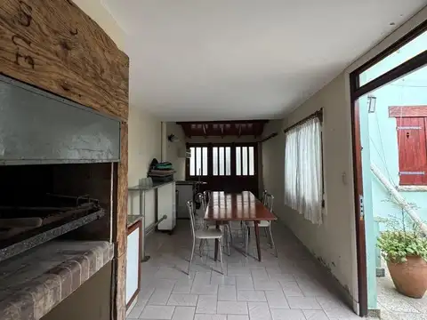Casa en Alquiler con 2 cocheras