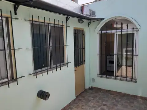 Depto Tipo Casa en Venta en Caseros, USD 40.000