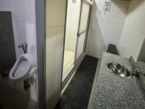 Fondo de comercio en pleno centro comercial 