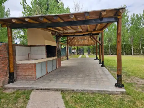 Casa 2 ambientes con 2 baños