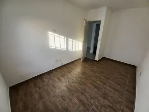 Departamento en Alquiler en Rafael Calzada, $ 600.000