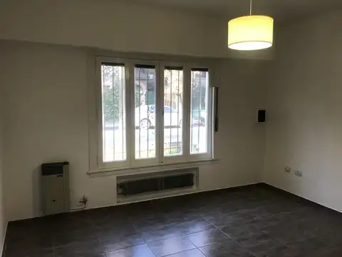 Casa en Alquiler con 5 cocheras