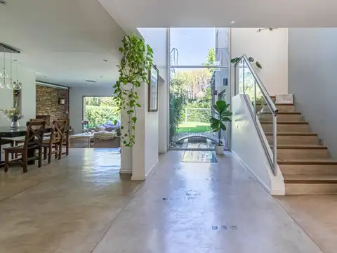 Venta Casa Haras del Pilar La Pradera 6 amb, 4 dor, 3 baños, toilette, 2 cocheras, pileta. Excelente