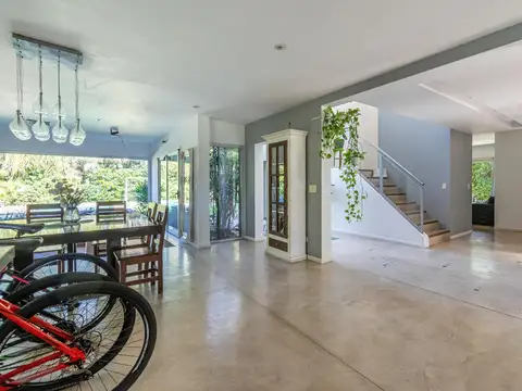 Casa 6 ambientes con 3 baños