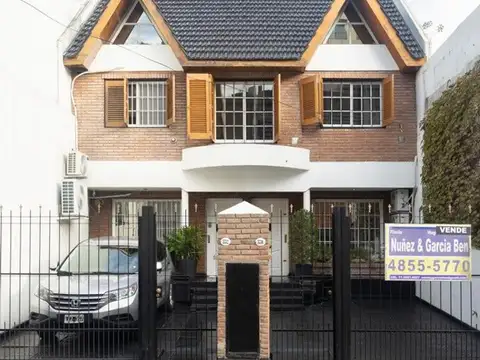 triplex de 4 ambientes SUM, Jardin y cochera