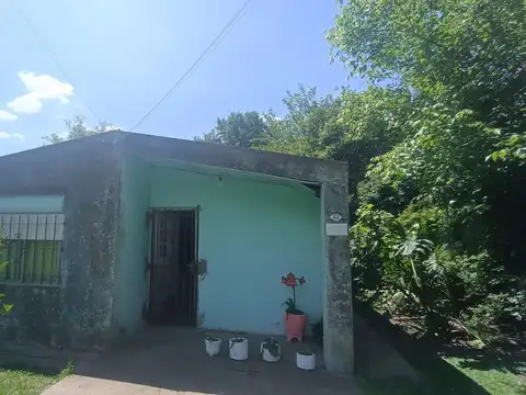 Casa 4 ambientes con 1 baño