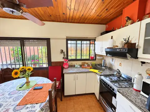 Venta casa Villa Tesei cochera jardin