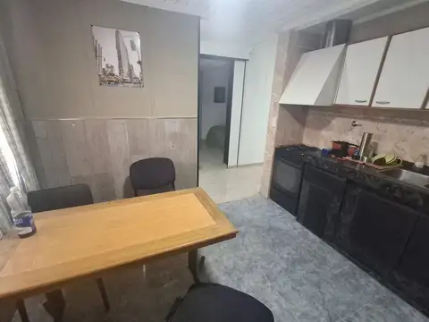 Casa en Alquiler con 2 cocheras