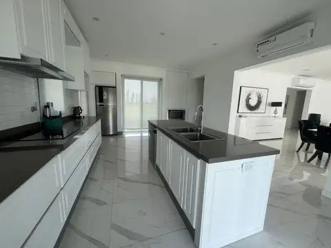 CASA EN VENTA EN PERGAMINO CON PILETA