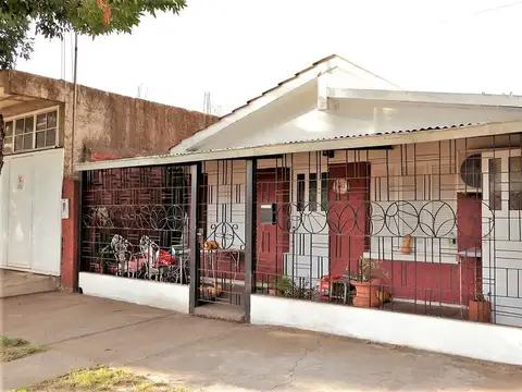 Casa 4 ambientes con 2 baños