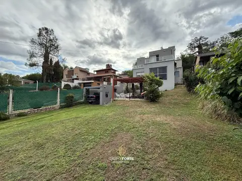 CASA CON VISTA A LAS SIERRAS EN CARLOS PAZ FRENTE AL RIO