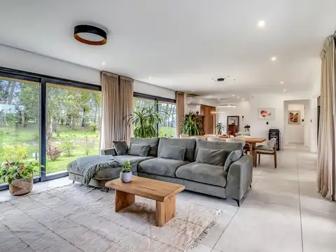 Casa en Venta en Beverly Hills, USD 950.000