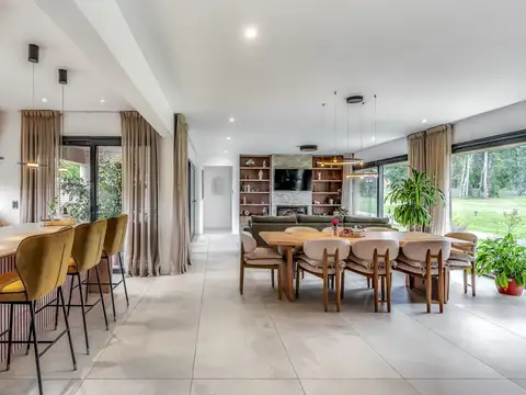 Casa 4 ambientes con 3 baños