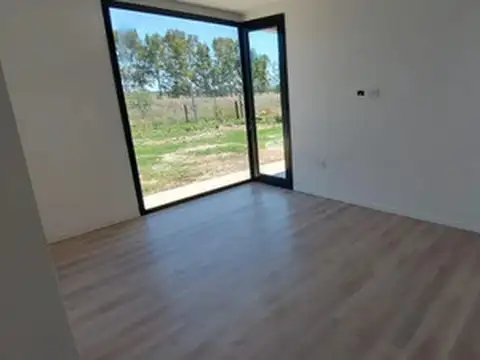 Casa 2 ambientes con 1 baño