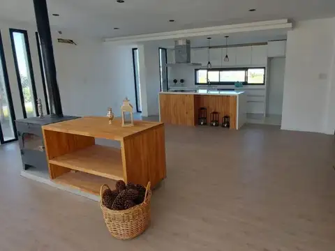 Venta - Casa 1 dormitorio- Barrio Magallanes, Hudson.