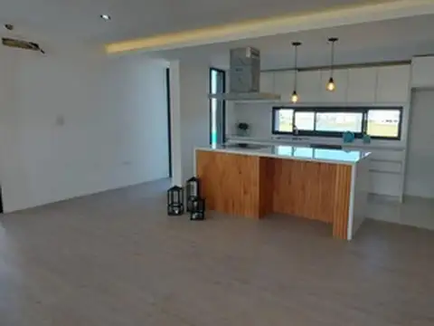Casa en venta, Barrio Magallanes, Hudson. 1 Dormitorio