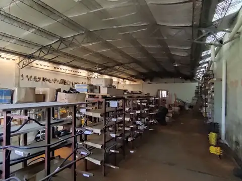 Galpon en Venta 10  mts Frente