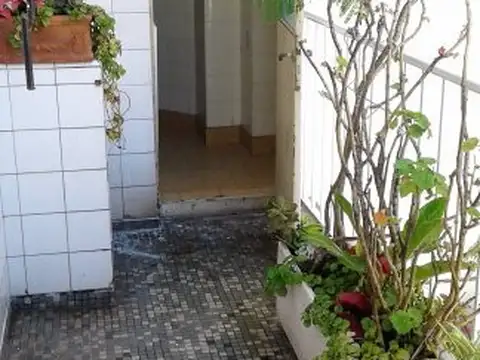 San Nicolás, Perón 1500 y Paraná, u$s 500 + luz + gas.