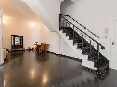 Depto Tipo Casa en Venta de 7 ambientes