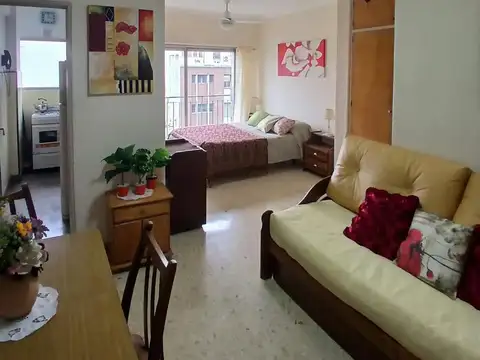Alquiler temporada - 1 ambiente a la calle - Av Colón 2500 - Plaza Mitre