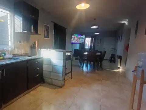 Casa 4 ambientes con 1 baño