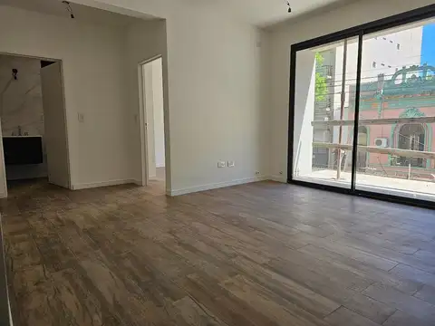 Pergamino 200 , Piso 1