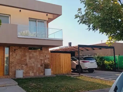 CASA EN VENTA B° PRIVADO MILCAYAC I, LUJÁN DE CUYO