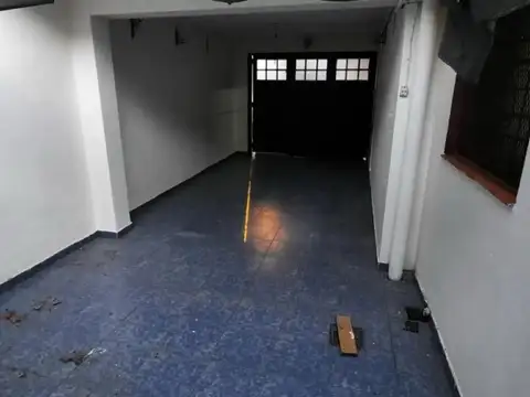 Casa 7 ambientes con 1 baño