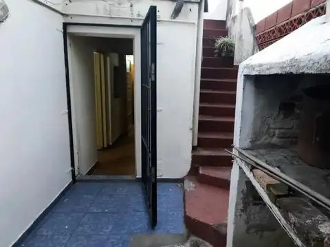 Comercio al 1700,  Sarmiento, Rosario.