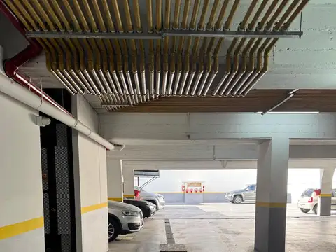 Cochera con acceso a SUM