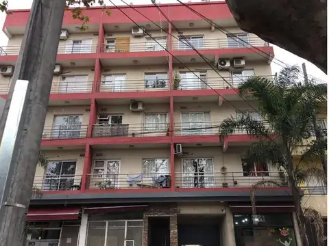 VENTA DEPARTAMENTO 2 AMBIENTES CON COCHERA Y TERRAZA MERLO C