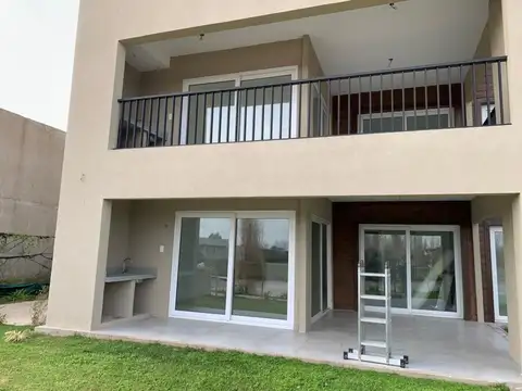 Departamento 4 ambientes con 2 baños