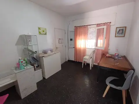 PH 3 ambientes en 1er piso. Patio/Cochera. 2 Dormitorios . Living - Cocina - Terraza. 103 m2 totales
