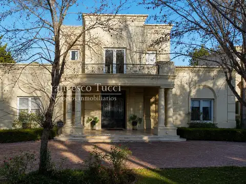 Casa en venta 6 ambientes en San Diego C.C