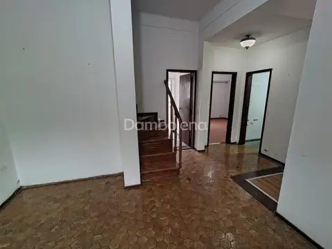 Casa en Venta con 4 cocheras