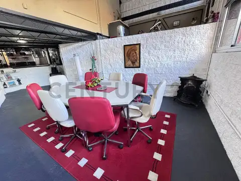 Casa 5 ambientes con 4 baños