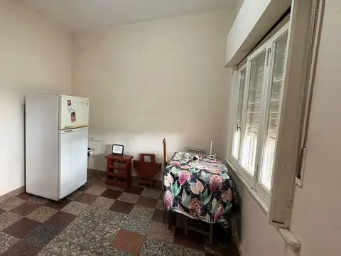 CASA EN VENTA CON LOTE EN FCIO VARELA APTA CRED