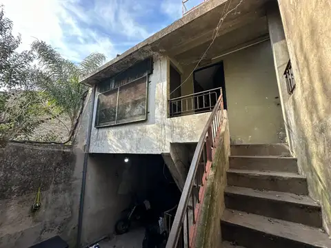 Casa 3 ambientes con 1 baño