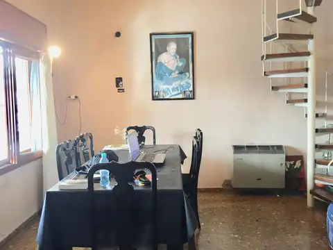 APTO CREDITO   CHALET INTERNO c/pileta - BERNAL