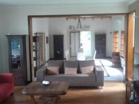 Casa en Venta con 6 cocheras