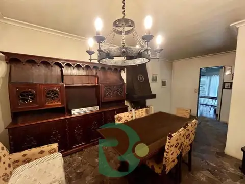 Casa 4 ambientes con 2 baños