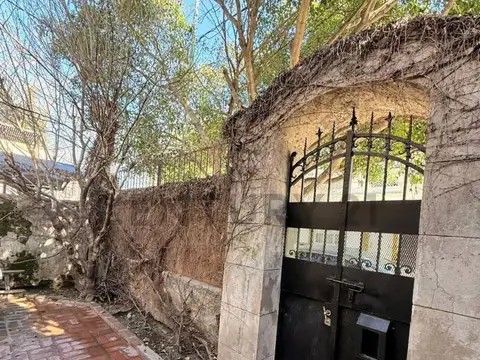 CASA DE EPOCA CUATRO AMBIENTES