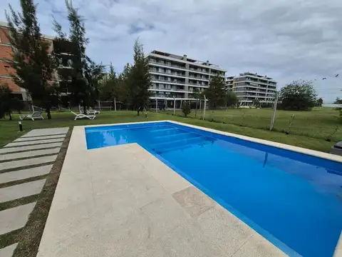 Departamento en Venta en Fisherton, USD 140.000