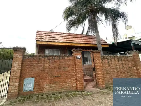 Casa en venta de 2 dormitorios c/ cochera en Villa Gobernador Udaondo