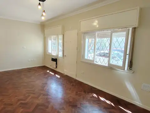 Depto Tipo Casa en Alquiler de 3 ambientes