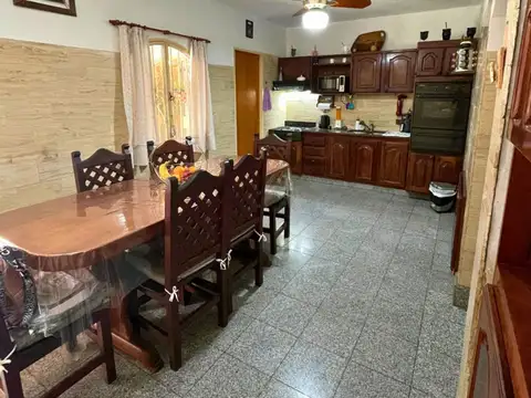 Casa en Venta en Alberdi, USD 180.000