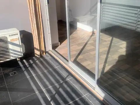 FLORES 2 AMB C/BALCON M/LUMIN EXC ESTAD Y UBIC