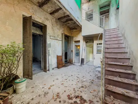 Venta PH 3 ambientes con patio y terraza en Versalles
