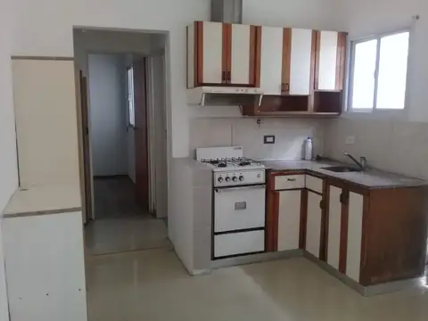 Excelente departamento tipo PH en alquiler – ¡Sin expensas!